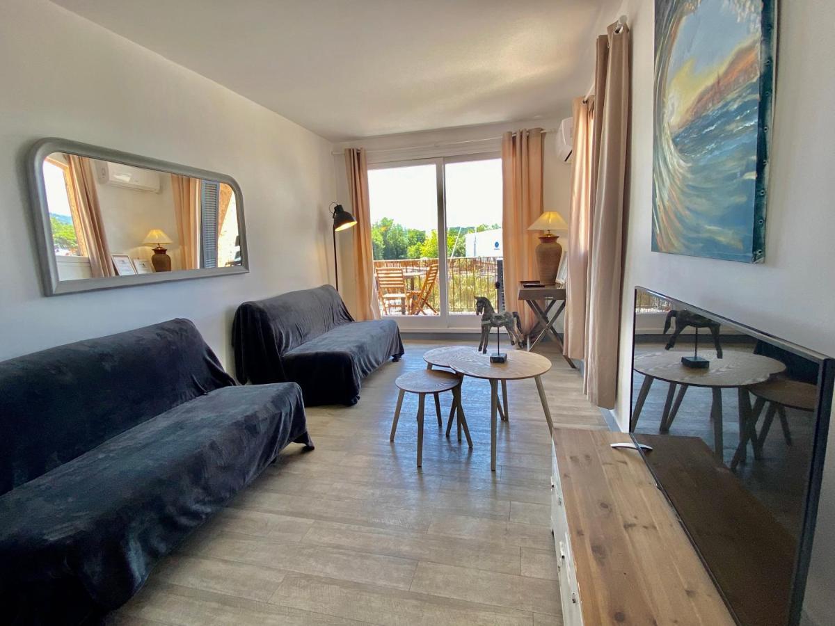 Appartement Les marines, 2min Plage, accès direct port à Cogolin Extérieur photo