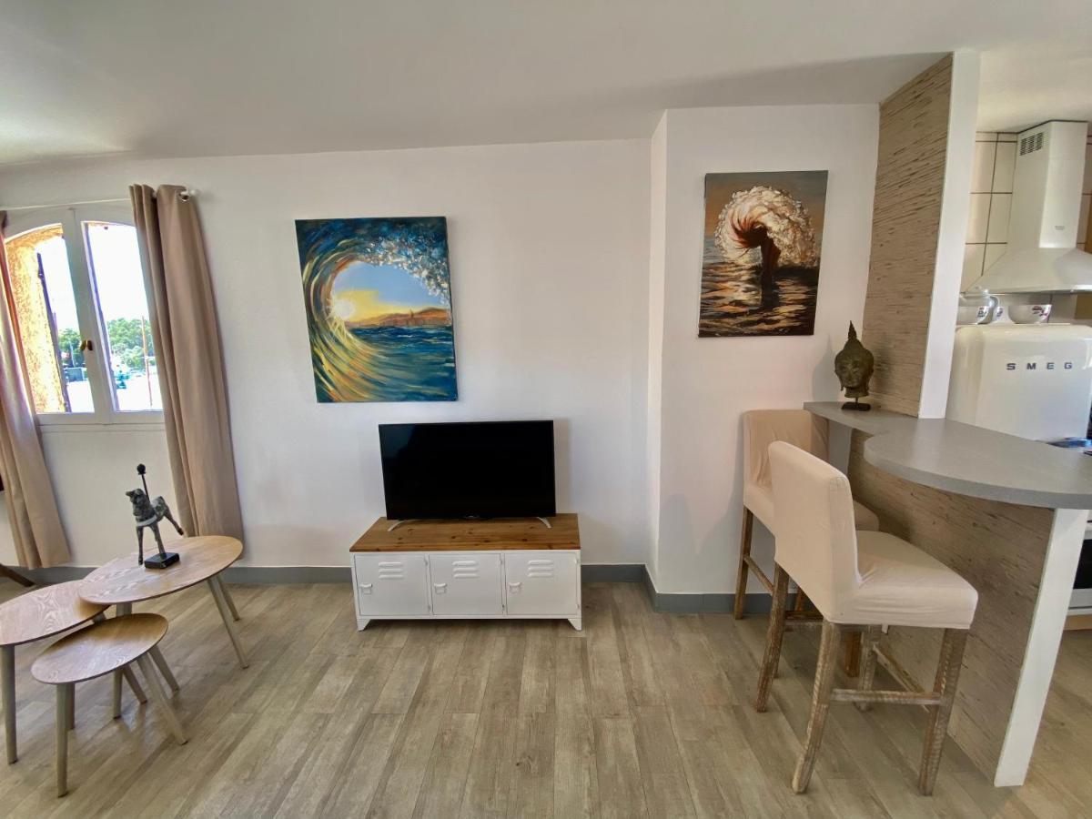 Appartement Les marines, 2min Plage, accès direct port à Cogolin Extérieur photo